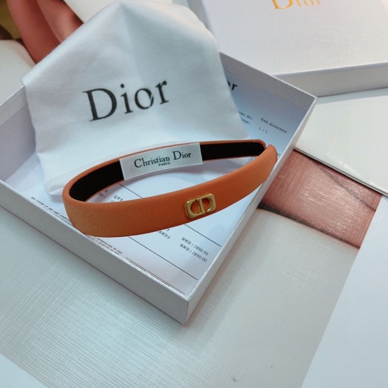 CHRISTIAN DIOR